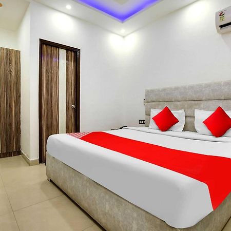 Hotel O Av Continental Zirakpur 외부 사진