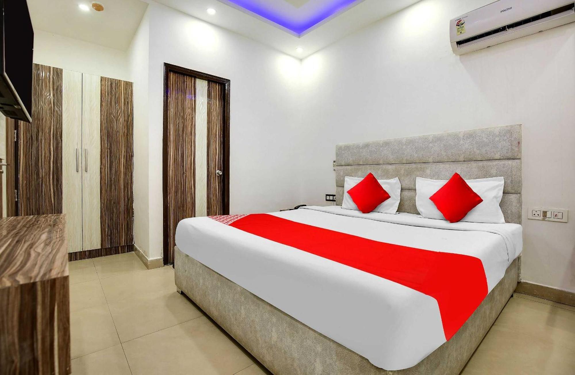 Hotel O Av Continental Zirakpur 외부 사진