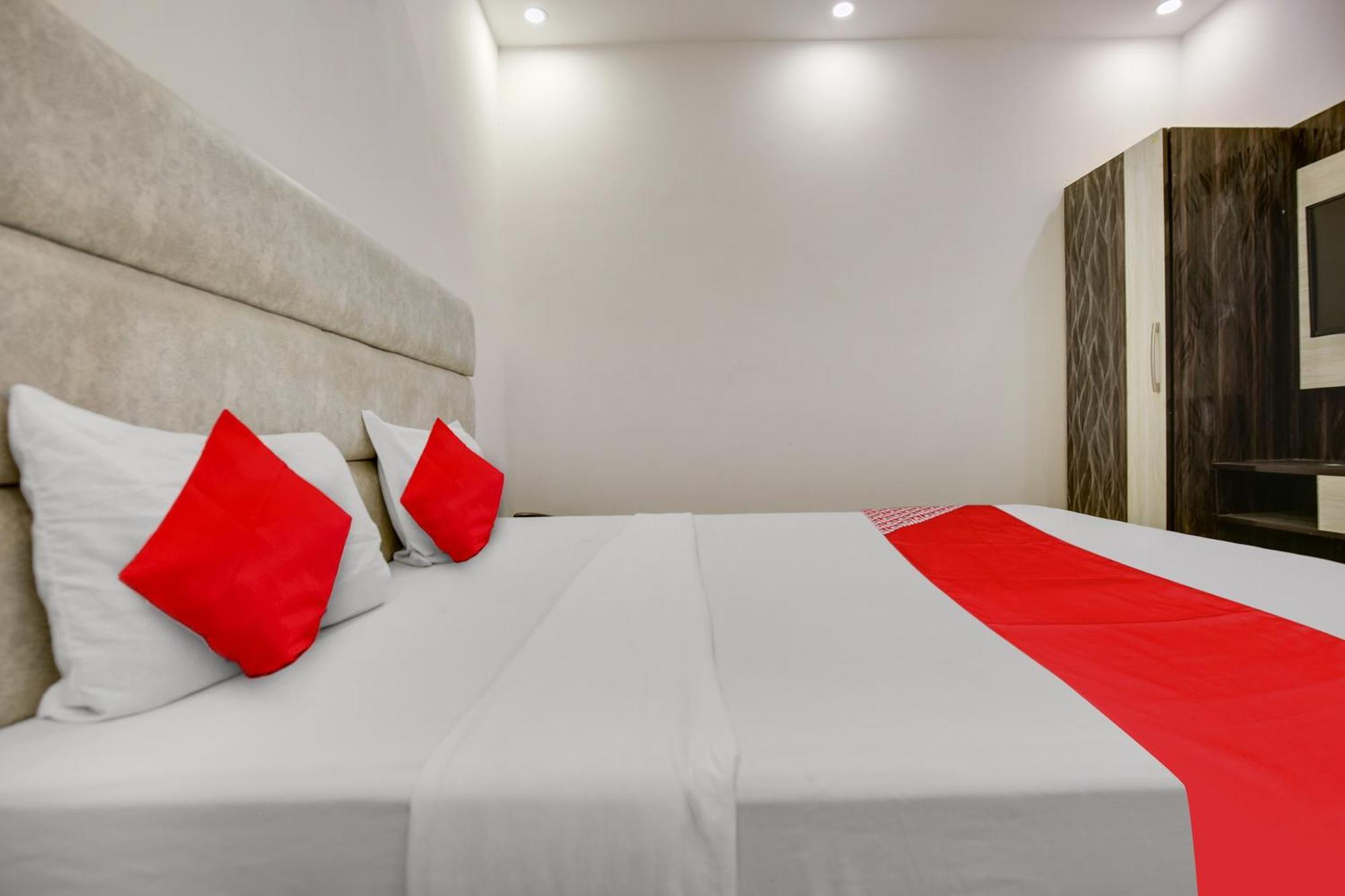 Hotel O Av Continental Zirakpur 외부 사진