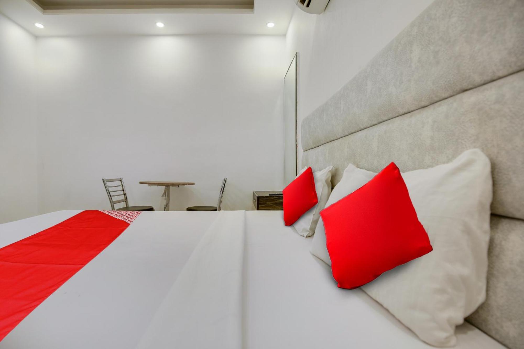 Hotel O Av Continental Zirakpur 외부 사진